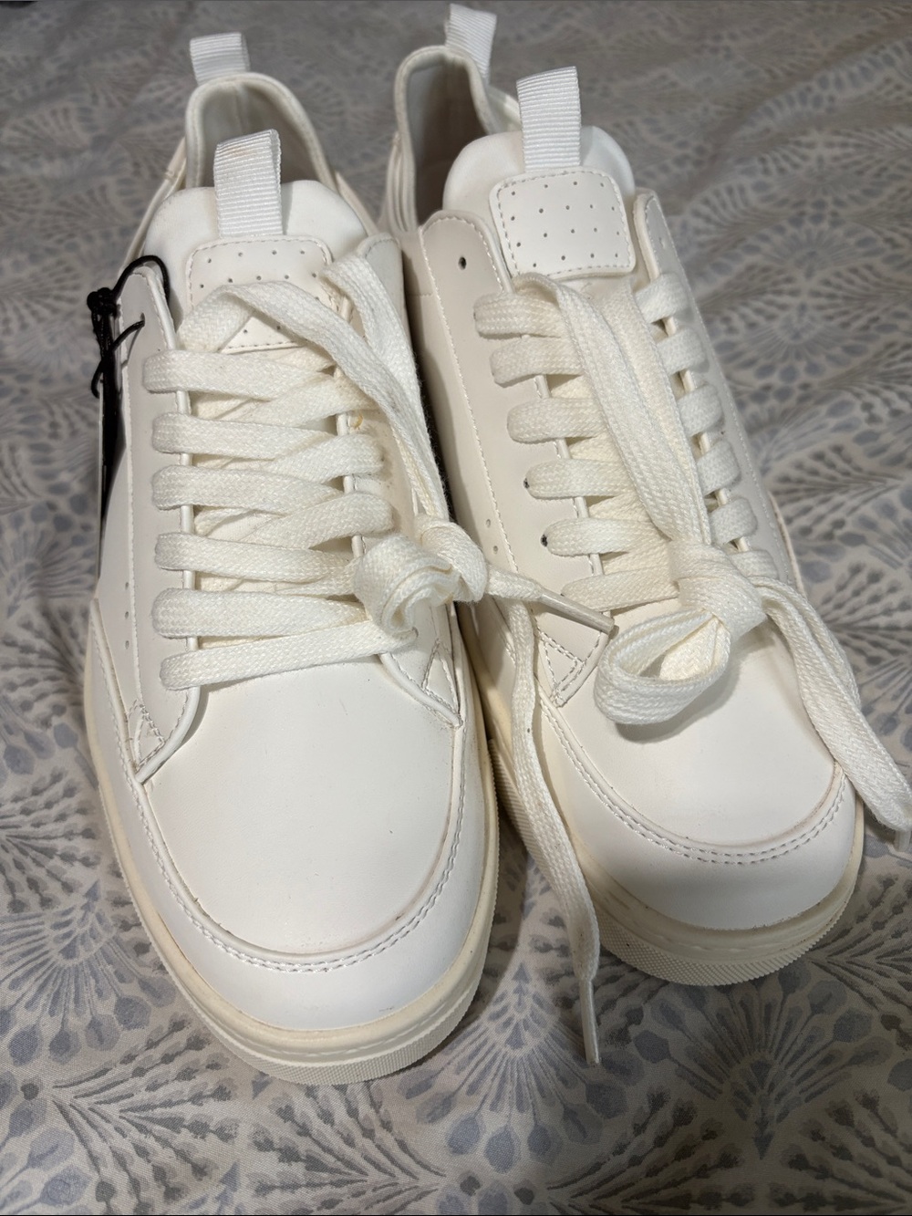 Men's  Madden NYC Classic White Low-Top Sneakers SIZE: 8
